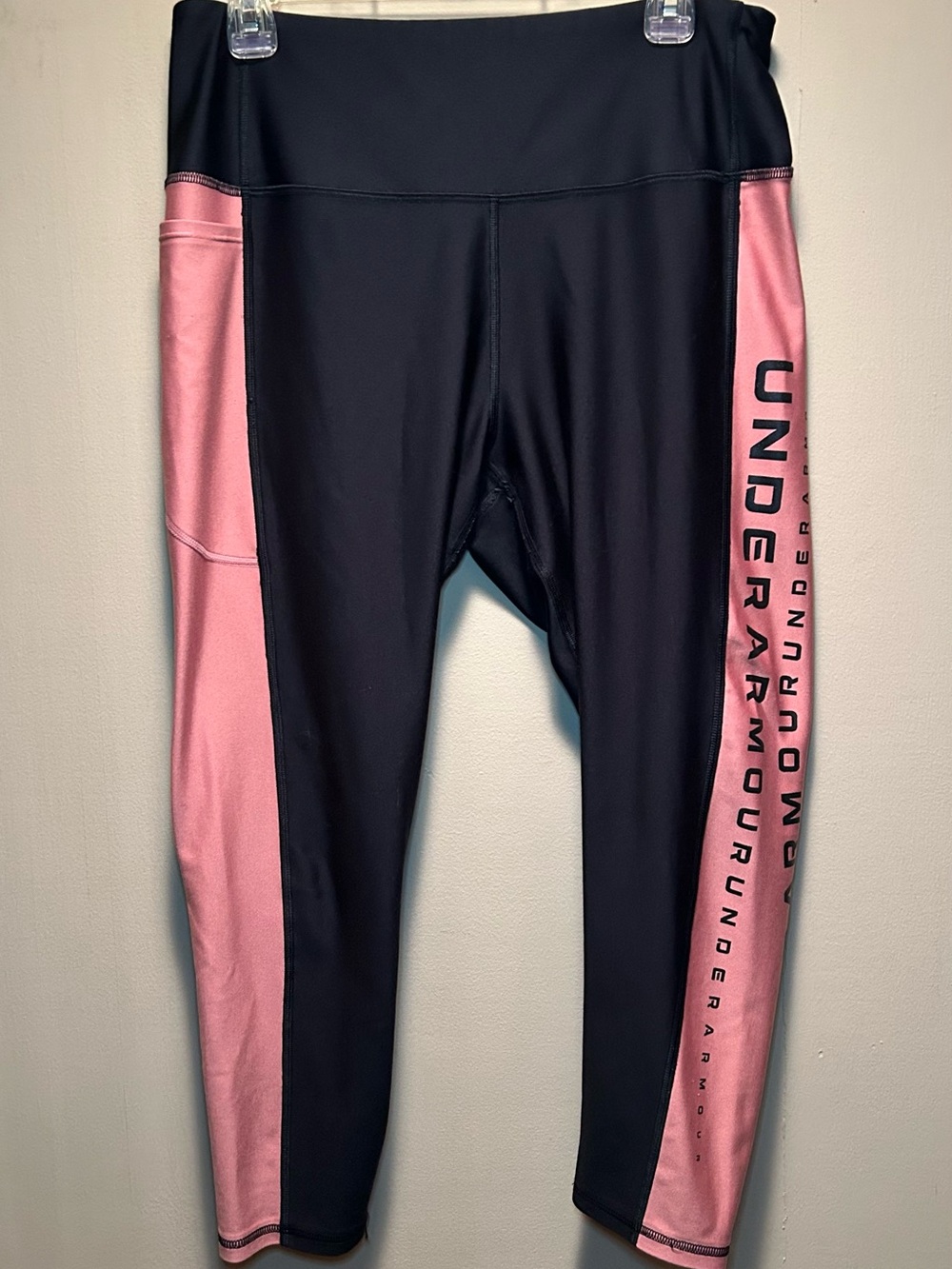 Under Armour Heat Gear Leggings Black with Contrasting Pink Panels
